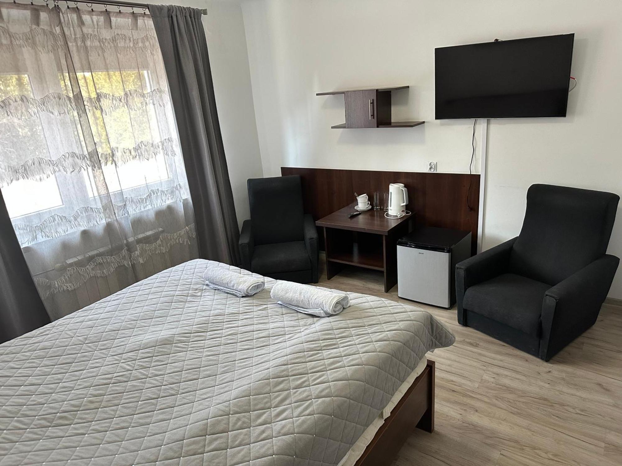Dukat Hotel Horyniec Exterior foto
